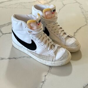 Nike Blazer Mid 77 hi tops 8.5 white/black